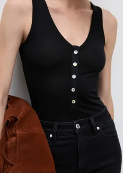 MANGO Topy*Body z dekoltem w serek i guzikami