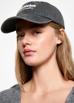 MANGO Więcej Akcesoriów*Czapka z ozdobnym haftem