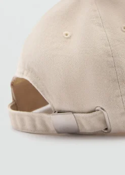 MANGO Więcej Akcesoriów*Czapka z ozdobnym haftem