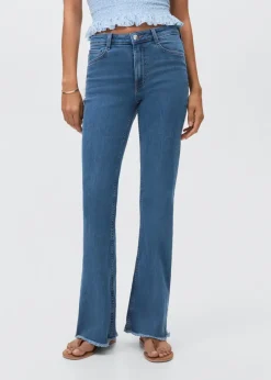 MANGO Dżinsy*Dżinsy flare z postrzępionym dołem