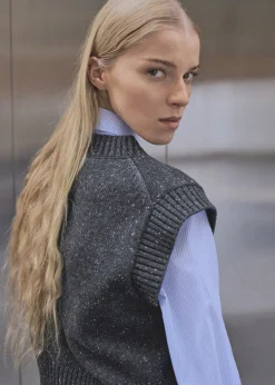 MANGO Kamizelki*Kamizelka z dzianiny z dekoltem w szpic