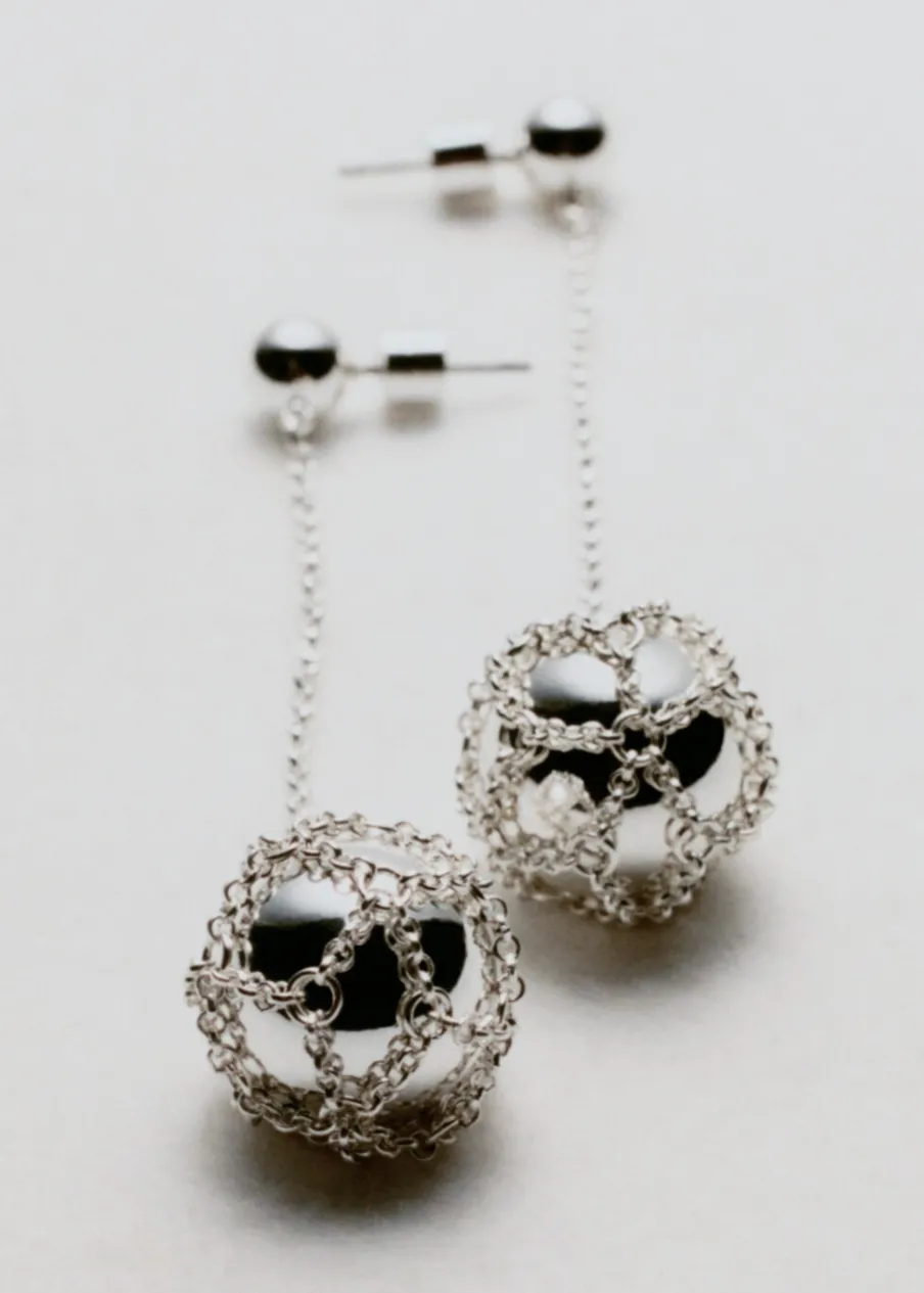 MANGO Biżuteria*Kolczyki z wiszącą kulą na łańcuszku