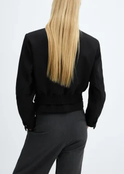 MANGO Kurtki*Krótka kurtka z poduszkami na ramionach