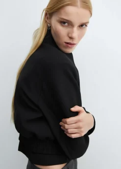 MANGO Kurtki*Krótka kurtka z poduszkami na ramionach