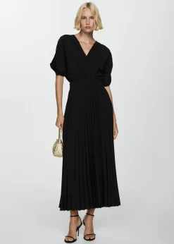 MANGO Sukienki I Kombinezony*Plisowana sukienka o rozszerzanym kroju