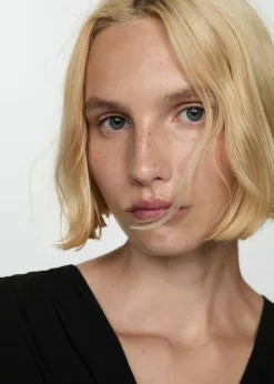 MANGO Sukienki I Kombinezony*Plisowana sukienka o rozszerzanym kroju