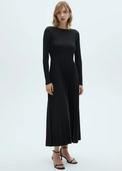 MANGO Sukienki I Kombinezony*Plisowana sukienka o rozszerzanym kroju