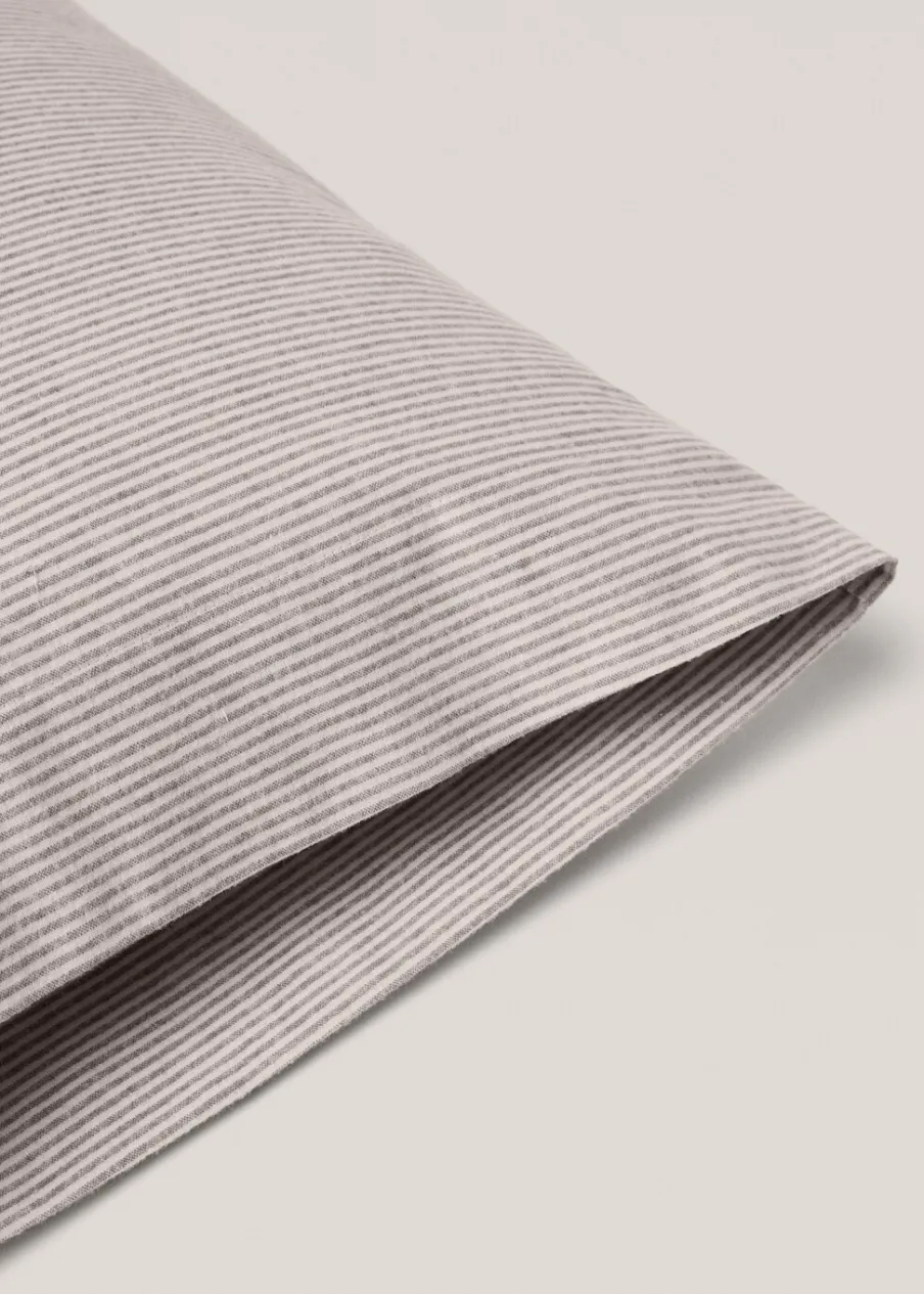 MANGO Poszewki Na Poduszki*Poszewka na poduszkę z bawełnianej flaneli w paski 45 x 110 cm