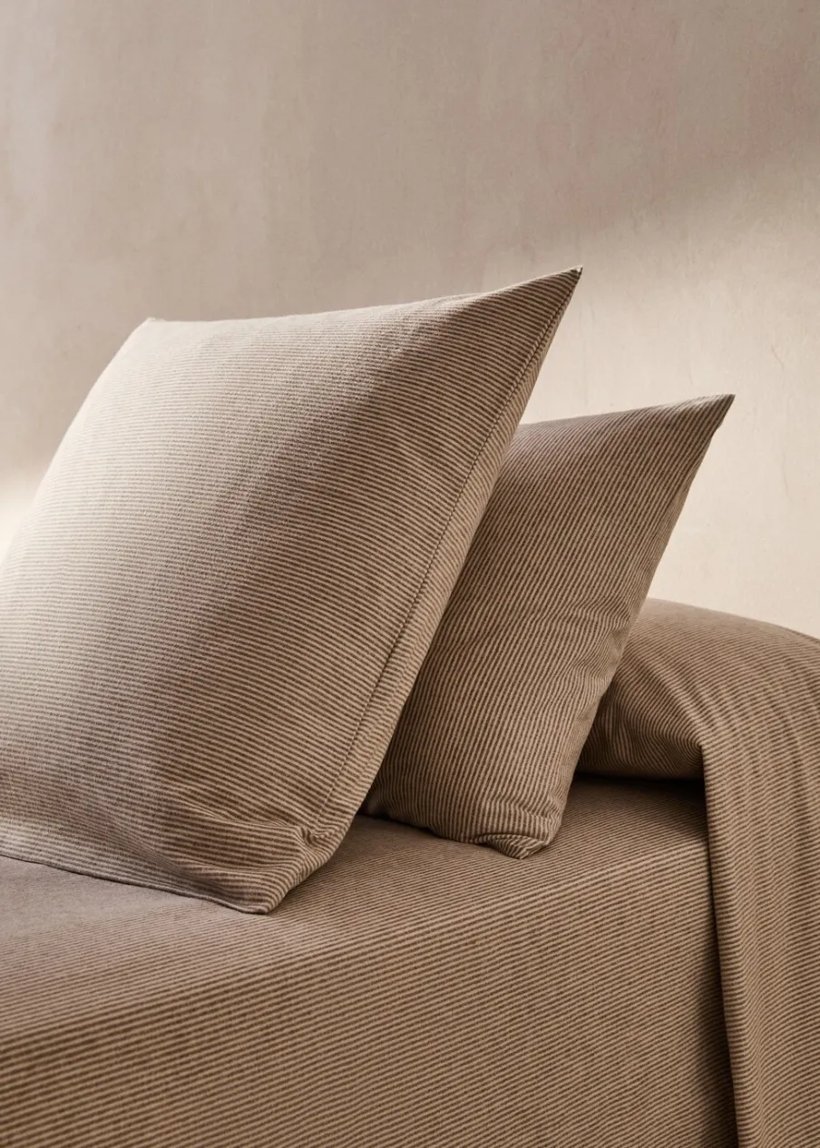 MANGO Poszewki Na Poduszki*Poszewka na poduszkę z bawełnianej flaneli w paski 50 x 75 cm