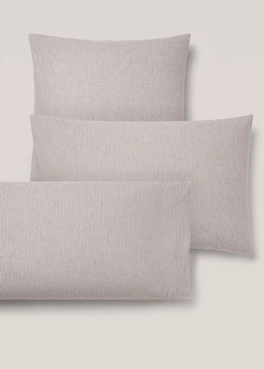 MANGO Poszewki Na Poduszki*Poszewka na poduszkę z bawełnianej flaneli w paski 50 x 75 cm