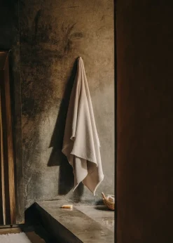 MANGO Ręczniki*Ręcznik kąpielowy z bawełny z gofrową teksturą i frędzlami 90 x 150 cm