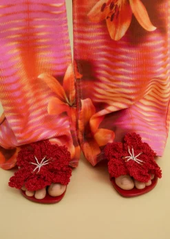 MANGO Buty|Akcesoria Skórzane*Skórzane sandały z kwiatem na obcasie