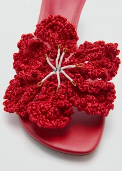 MANGO Buty|Akcesoria Skórzane*Skórzane sandały z kwiatem na obcasie