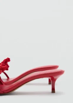 MANGO Buty|Akcesoria Skórzane*Skórzane sandały z kwiatem na obcasie