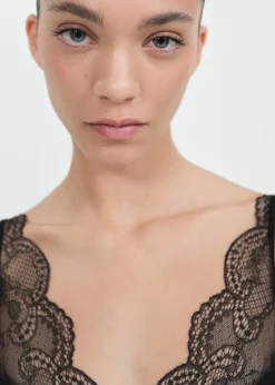 MANGO Sukienki I Kombinezony*Sukienka bieliźniana z gipiury