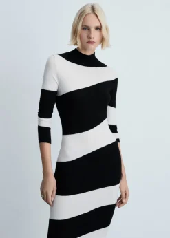 MANGO Sukienki I Kombinezony*Sukienka midi z półgolfem