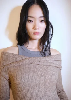 MANGO Sukienki I Kombinezony*Sukienka z dzianiny z odkrytymi ramionami