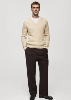 MANGO Kardigany I Swetry*Sweter z dekoltem w szpic z wełny alpaki