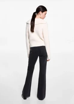 MANGO Swetry I Kardigany*Sweter z dzianiny z dekoltem w szpic