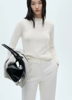 MANGO Swetry I Kardigany*Sweter z okrągłym dekoltem i zapięciem na guziki