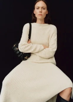 MANGO Swetry I Kardigany*Sweter z półgolfem i dekoracyjnymi szwami