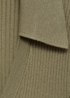 MANGO Topy*Top dzianinowy z guzikami