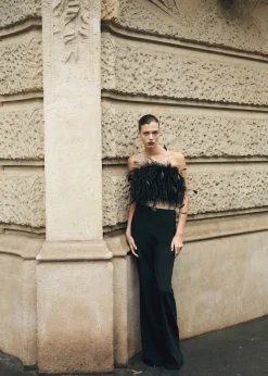 MANGO Topy*Top typu bandeau z piórami