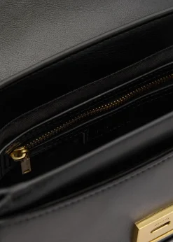 MANGO Torebki*Torebka listonoszka z metalowym zapięciem